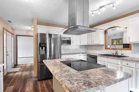 Kitchen - 710 Bur Oak W Ct, Lafayette, IN 47909 photo 2 of 4