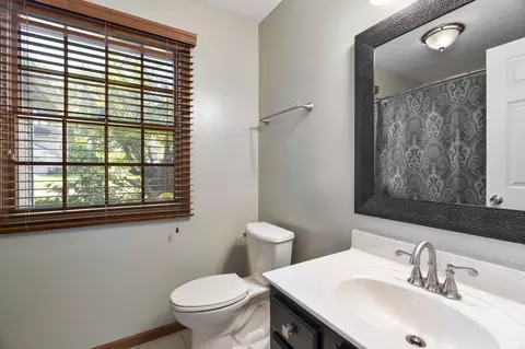 Bath - 710 Bur Oak W Ct, Lafayette, IN 47909 photo 3 of 3