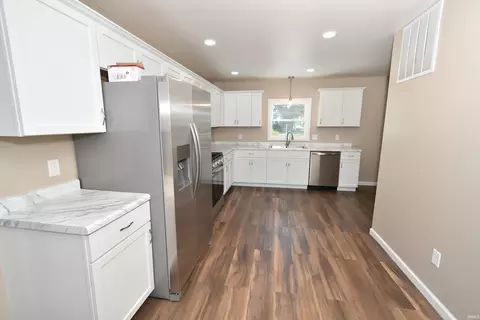 Kitchen - 1004 E 8th St, Fowler, IN 47944 photo 6 of 8