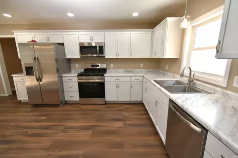 Kitchen - 1004 E 8th St, Fowler, IN 47944 photo 2 of 8