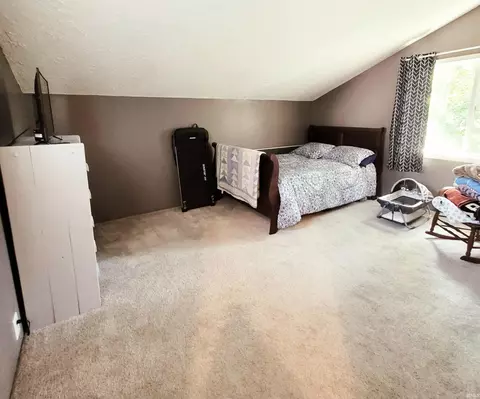 Bedroom - 329 W North St, Delphi, IN 46923 photo 3 of 4