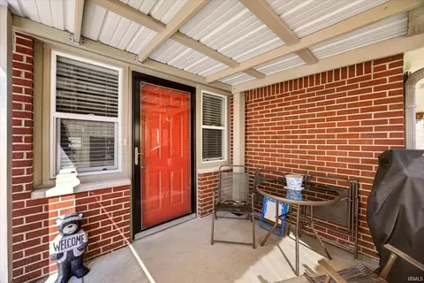 Exterior - 107 E Mill St, Brooklyn, IN 46111 photo 6 of 13