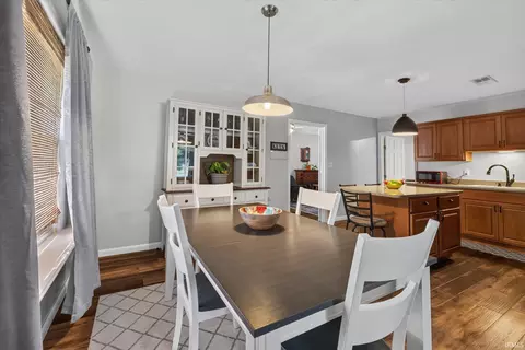 Dining - 107 E Mill St, Brooklyn, IN 46111 photo 1 of 2