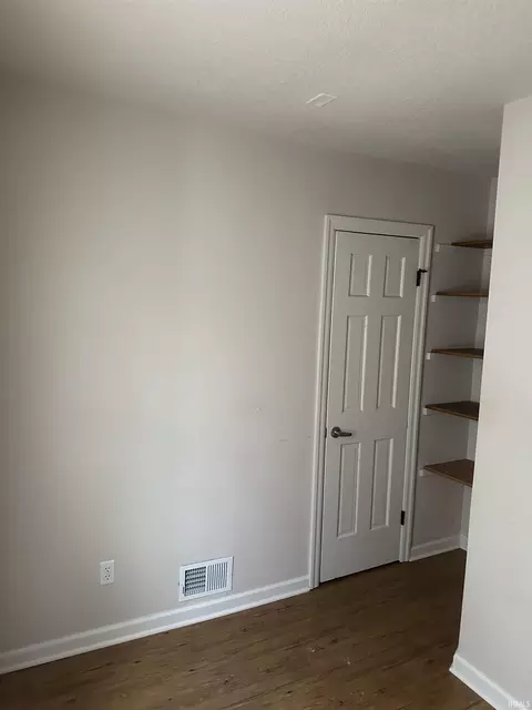 Bedroom - 16705 Indianapolis Rd, Yoder, IN 46798 photo 2 of 2