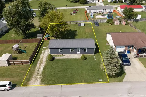 55 Diana St, Mitchell, IN 47446 photo 2