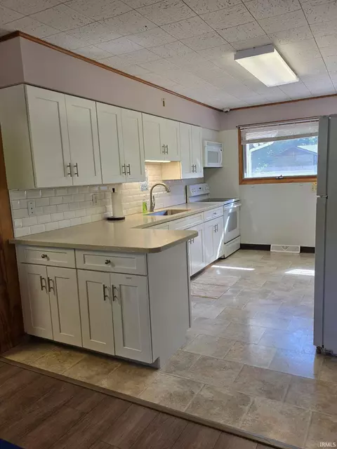 Kitchen - 1350 E Rhorer Rd, Bloomington, IN 47401 photo 1 of 2