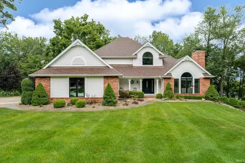 217 Greenfield Dr, Middlebury, IN 46540