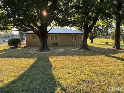Exterior - 618 Elnora St, Odon, IN 47562 photo 4 of 8