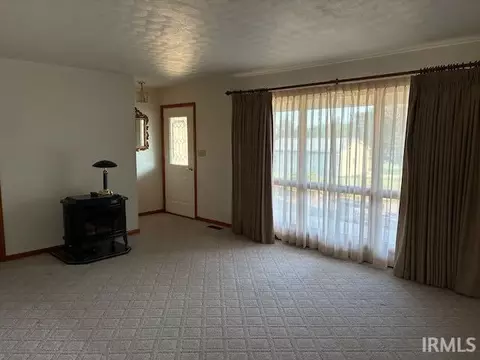 Living - 618 Elnora St, Odon, IN 47562 photo 1 of 2