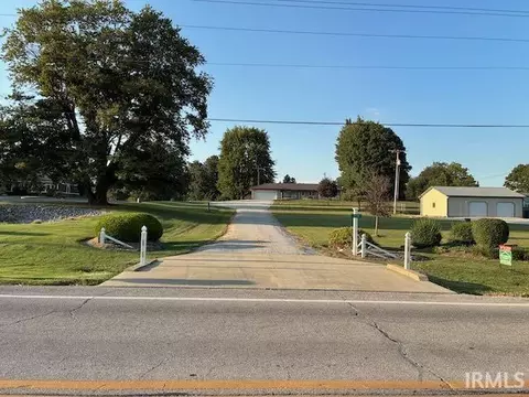 Exterior - 618 Elnora St, Odon, IN 47562 photo 1 of 8