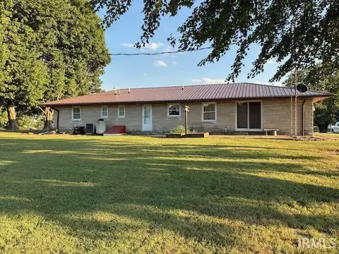 Exterior - 618 Elnora St, Odon, IN 47562 photo 3 of 8