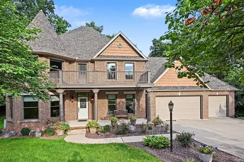 211 Greenfield Dr, Middlebury, IN 46540