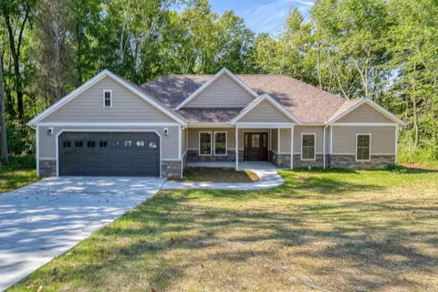 157 E Silver Bell Ct, Santa Claus, IN 47579