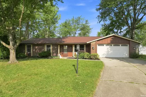 7407 Imperial Plaza Dr, Fort Wayne, IN 46835