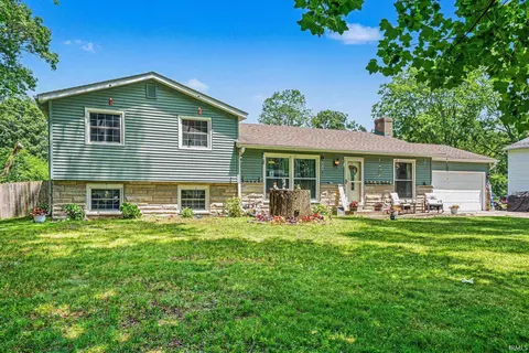 18255 Brightlingsea Pl, South Bend, IN 46637
