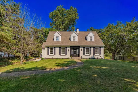 124 E Mill Rd, Evansville, IN 47711
