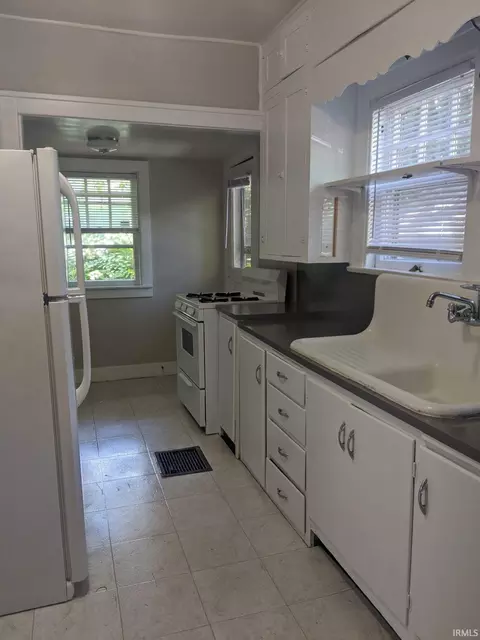 110 E 12th St, Bloomington, IN 47408 photo 6
