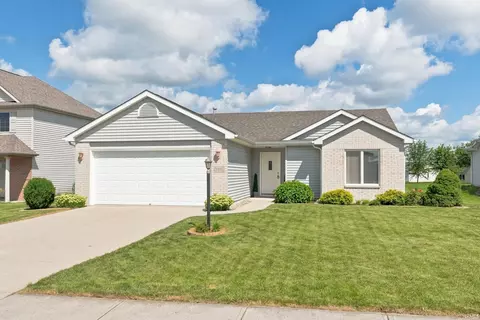 3216 Troutwood Dr, Fort Wayne, IN 46818