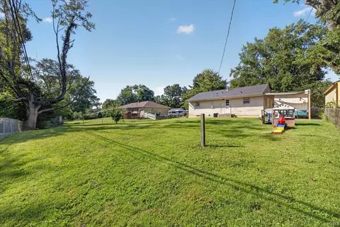 Exterior - 653 W Green Rd, Bloomington, IN 47403 photo 4 of 5
