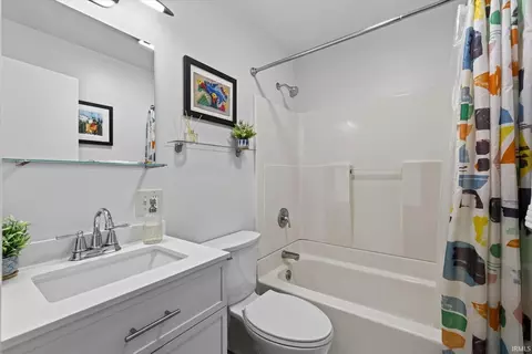Bath - 653 W Green Rd, Bloomington, IN 47403 photo 1 of 1