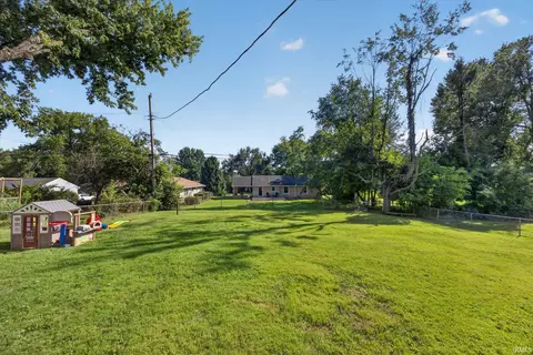 Exterior - 653 W Green Rd, Bloomington, IN 47403 photo 5 of 5