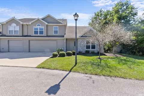 10015 Oak Trail Rd, Fort Wayne, IN 46825