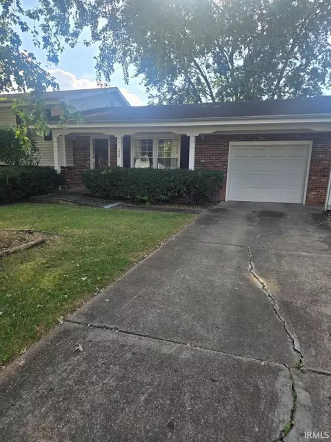 1924 N Iroquois Dr, Evansville, IN 47715
