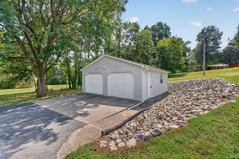 Exterior - 39 Lambert Dr, Mount Carmel, IL 62863 photo 5 of 18