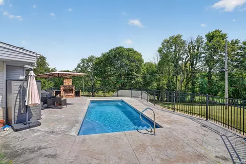 Exterior - 39 Lambert Dr, Mount Carmel, IL 62863 photo 11 of 18