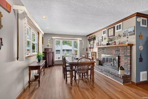 Dining - 39 Lambert Dr, Mount Carmel, IL 62863 photo 1 of 2