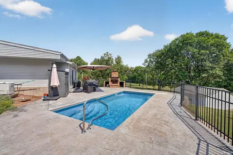 Exterior - 39 Lambert Dr, Mount Carmel, IL 62863 photo 9 of 18