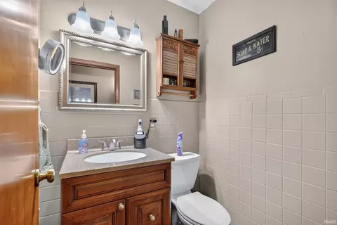 Bath - 39 Lambert Dr, Mount Carmel, IL 62863 photo 3 of 3