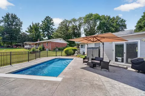 Exterior - 39 Lambert Dr, Mount Carmel, IL 62863 photo 10 of 18