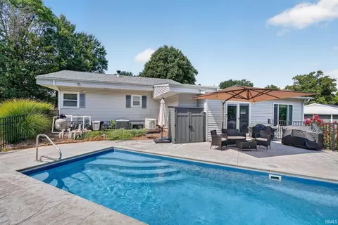 Exterior - 39 Lambert Dr, Mount Carmel, IL 62863 photo 7 of 18