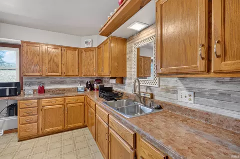 Kitchen - 39 Lambert Dr, Mount Carmel, IL 62863 photo 1 of 4
