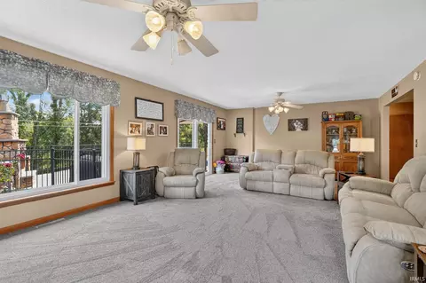 Living - 39 Lambert Dr, Mount Carmel, IL 62863 photo 3 of 3