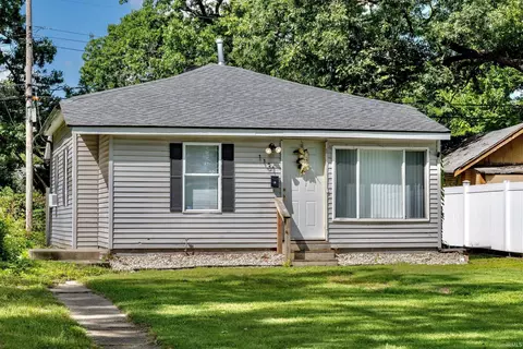 1131 Johnson St, South Bend, IN 46628