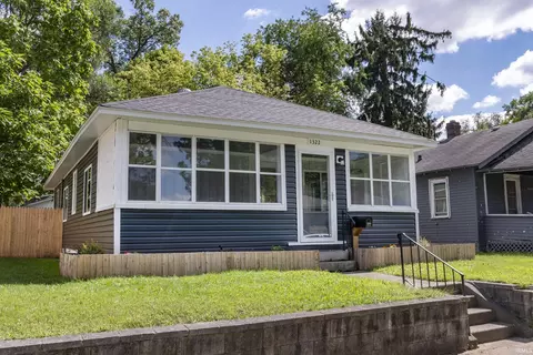1322 Johnson St, South Bend, IN 46628