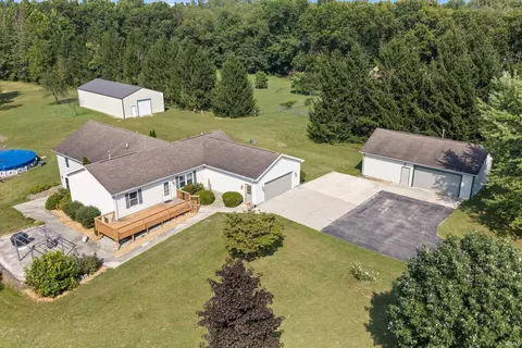 12330 County Road 4 St, Middlebury, IN 46540