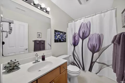 Bath - 962 S Baldwin Dr, Bloomington, IN 47401 photo 7 of 8