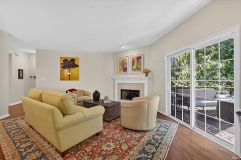 Living - 962 S Baldwin Dr, Bloomington, IN 47401 photo 2 of 3