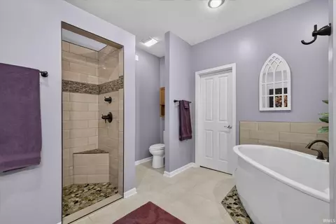Bath - 962 S Baldwin Dr, Bloomington, IN 47401 photo 6 of 8