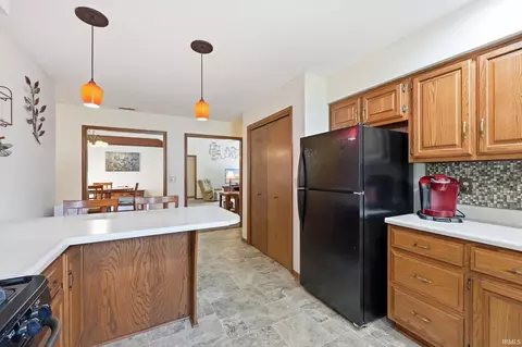 Kitchen - 2598 E Maple Dr, Bluffton, IN 46714 photo 1 of 3