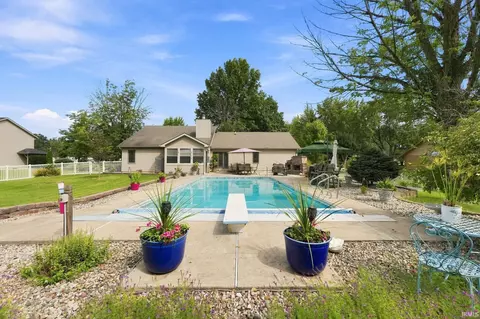 Exterior - 2598 E Maple Dr, Bluffton, IN 46714 photo 8 of 17