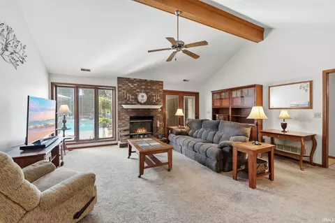 Living - 2598 E Maple Dr, Bluffton, IN 46714 photo 1 of 2