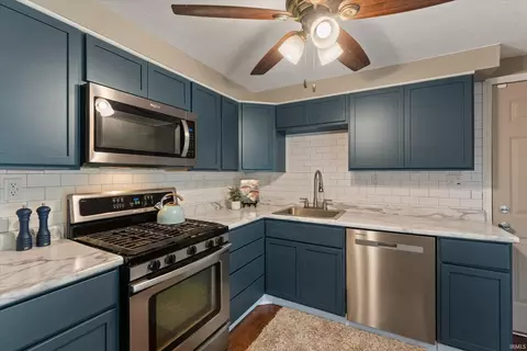 Kitchen - 14666 Mill Valley Ln, Granger, IN 46530 photo 2 of 5