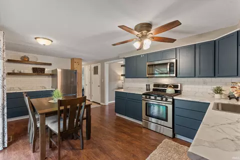 Kitchen - 14666 Mill Valley Ln, Granger, IN 46530 photo 4 of 5