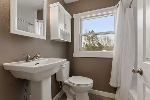 Bath - 14666 Mill Valley Ln, Granger, IN 46530 photo 2 of 3