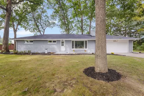 28807 Oakwood St, Elkhart, IN 46514