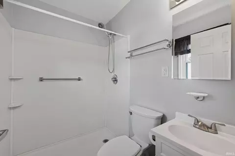 Bath - 4154 W Daniel Ave, Bloomington, IN 47403 photo 1 of 2